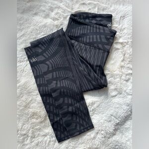 Alo Black Gray Patterned Leggings, Small